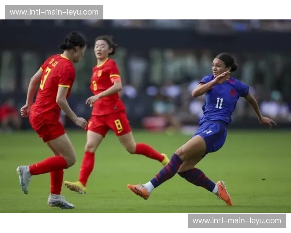玫瑰与意志的巅峰碰撞：当中国女足遇见朝鲜，谁才是亚洲赛场永不凋零的灵魂？